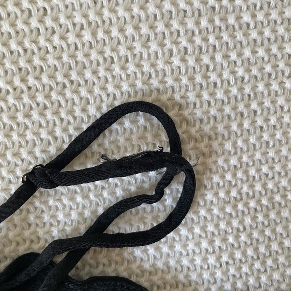 BRANDY MELVILLE - Black Tie Up Open Back Crop Top - Picture 6 of 6